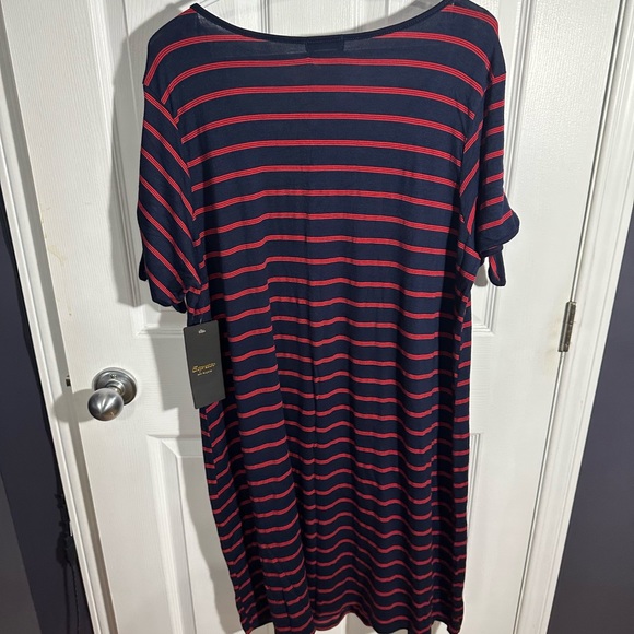 ❤️ 3/30$ Stripped mid calf dress with ties on sleeves - Picture 4 of 5